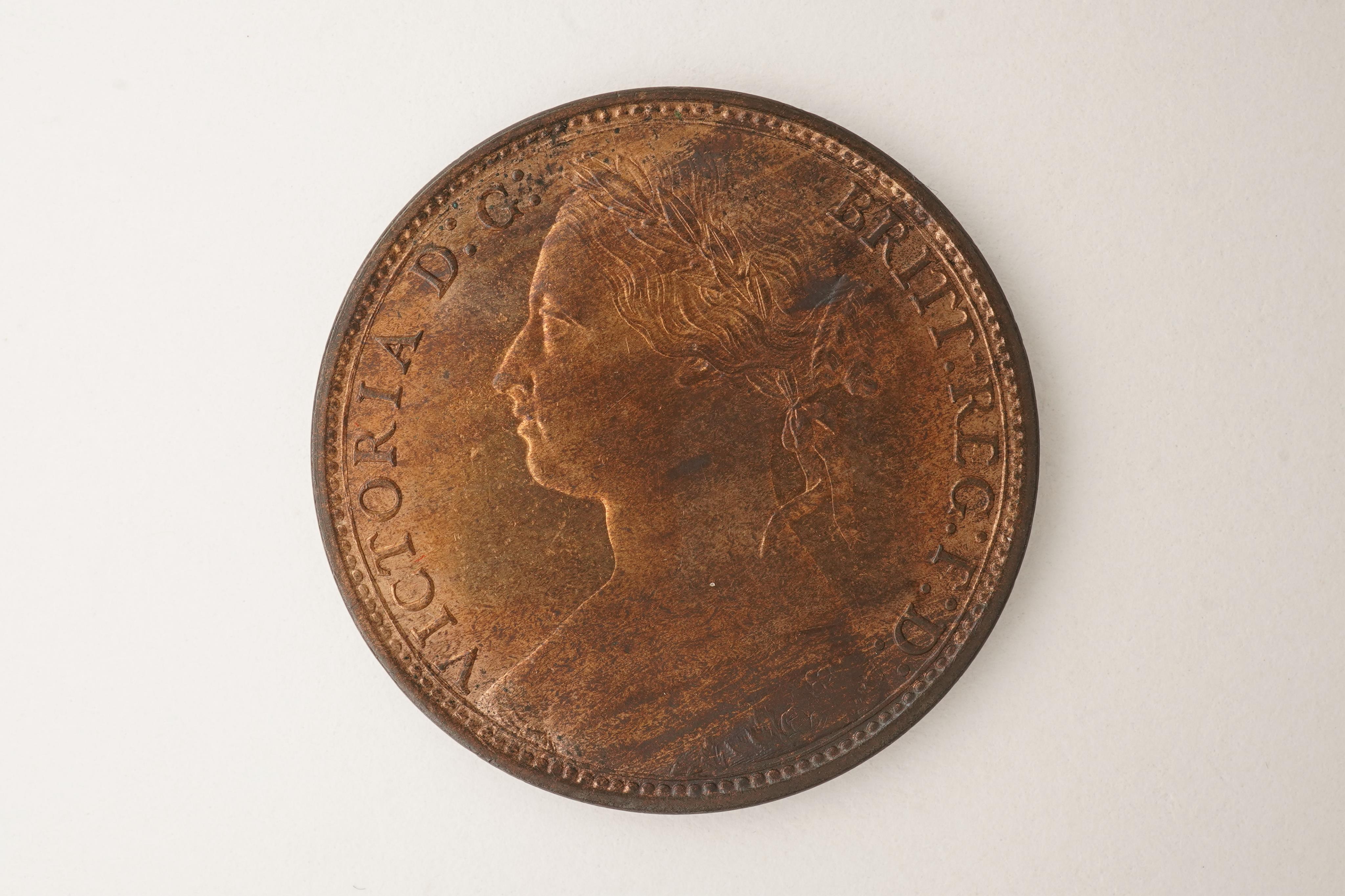 British coins, Victoria, three bronze pennies;, 1879, large date, Fr. 97, Gouby dies M/k, about UNC, lustre, 1880, Fr. 99, Gouby dies M/k, crisply struck, about UNC, obv. lustre, rev. dark toned, 1881, H below date, Heat